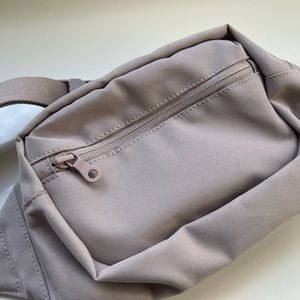 Girlfriend Collective Fanny Pack Belt Bag in Quartz color